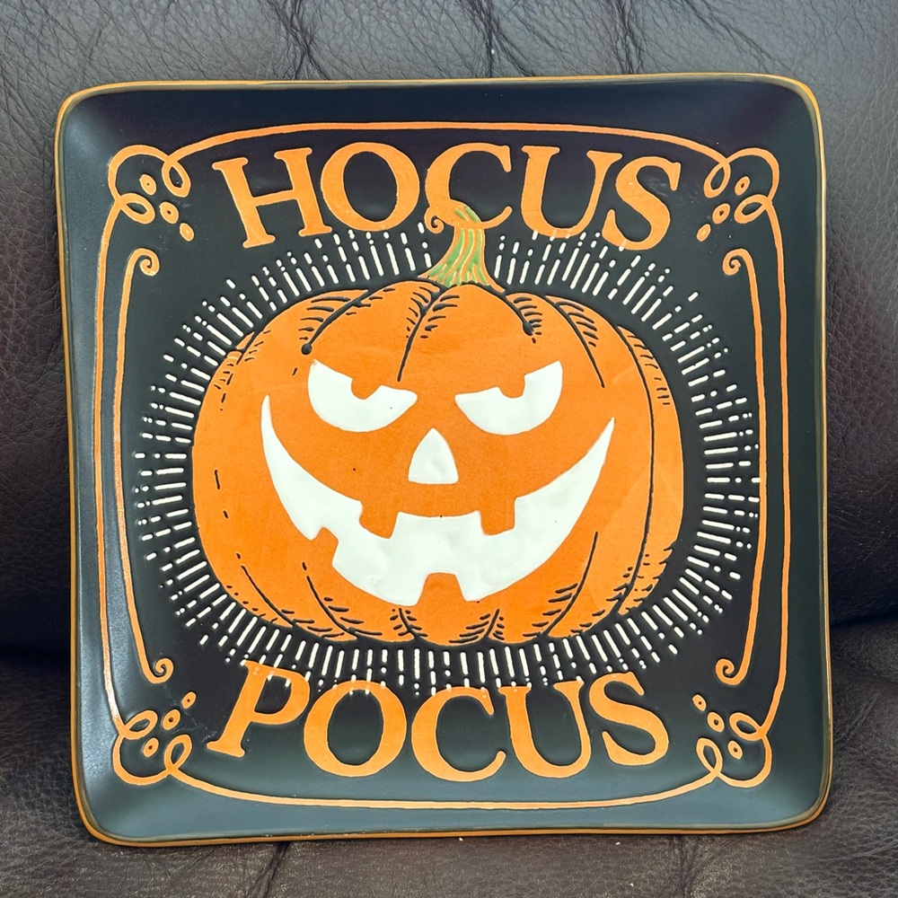 Hocus Pocus Haunted Jack O’ Lantern Square Salad Plate - Eli & Ana Halloween